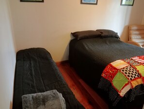 2 bedrooms, bed sheets