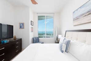 3 bedrooms, desk, iron/ironing board, travel cot - Sapphire 1301 - By GISO Vacation Rentals (South Padre Island)