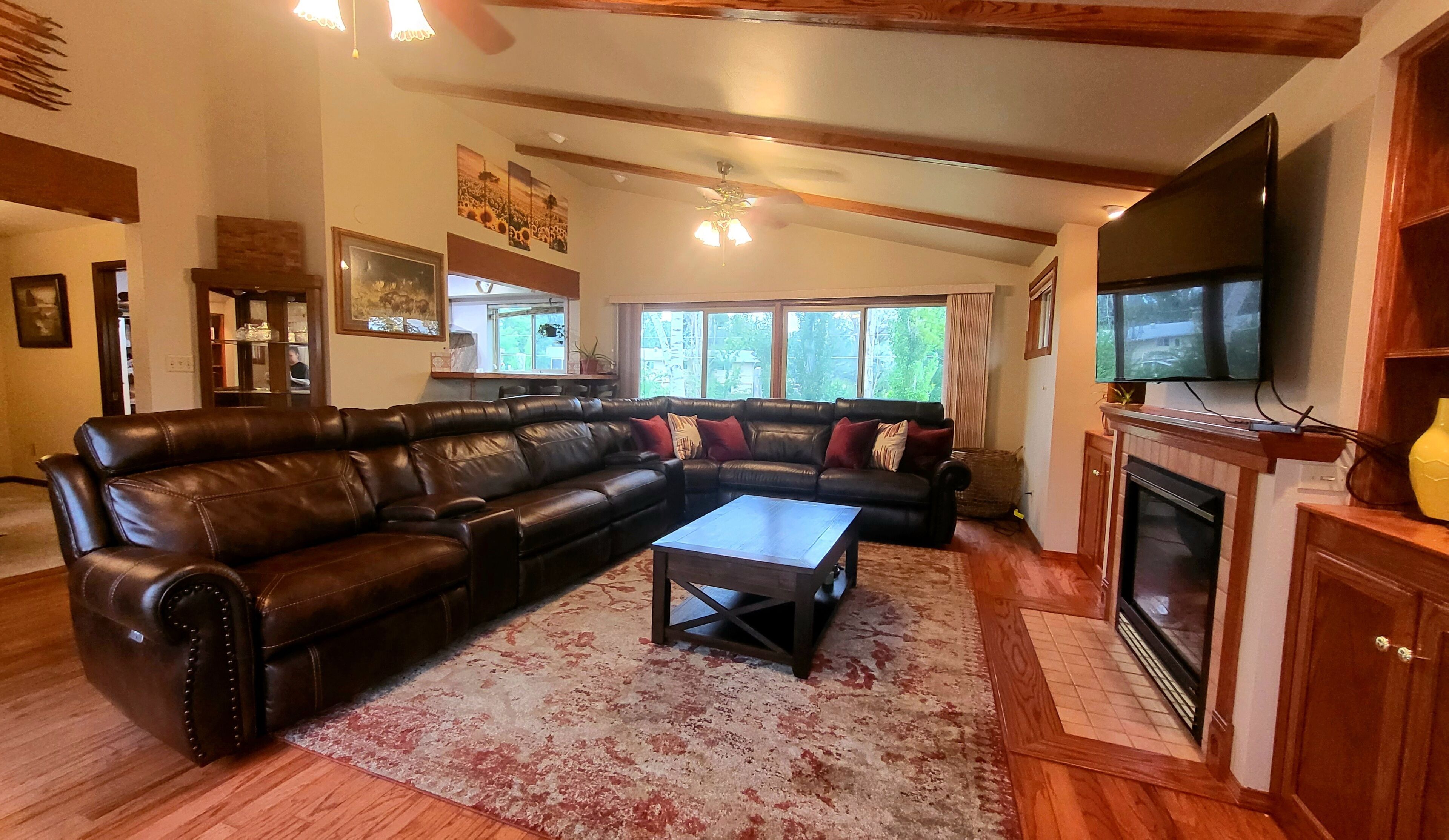 Large and Beautiful Home, Centrally Located With Gourmet kitchen, Pool and More