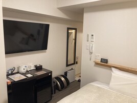 Basic Single Room | Iron/ironing board, free WiFi