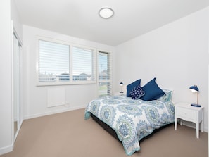 4 bedrooms, desk, iron/ironing board, travel crib