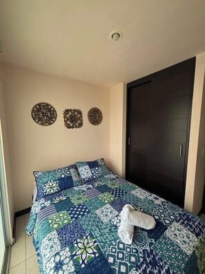 3 bedrooms, free WiFi, bed sheets - 5 km from the Coffee Park! - Montenegro LOFT with swimming pool in Quindio - (Montenegro)
