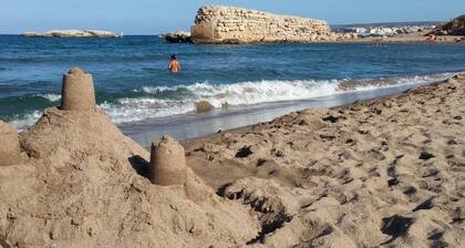 Charmante maison de rez-de-chaussĂ©e Ă Sant MartĂ d'EmpĂșries HUTG-064209