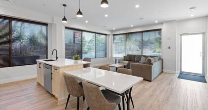 3-bedroom Daily Monthly Rates Available Unit 1