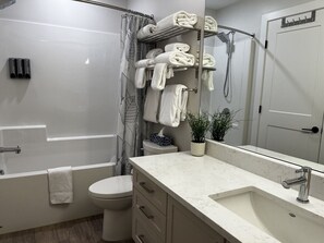 Hårtørrer, håndklæder