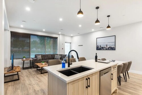 3-bedroom Daily Monthly Rates Available Unit 3