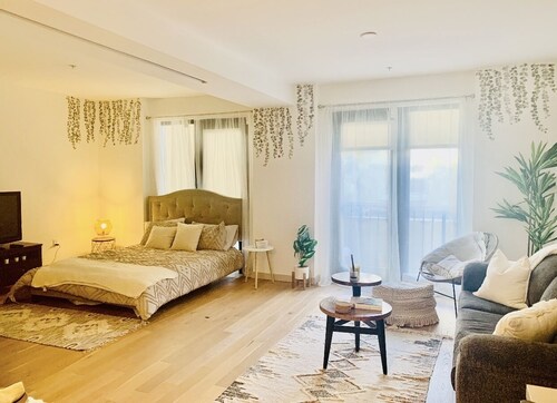 Hollywood Los Angeles One bedroom furnished unit