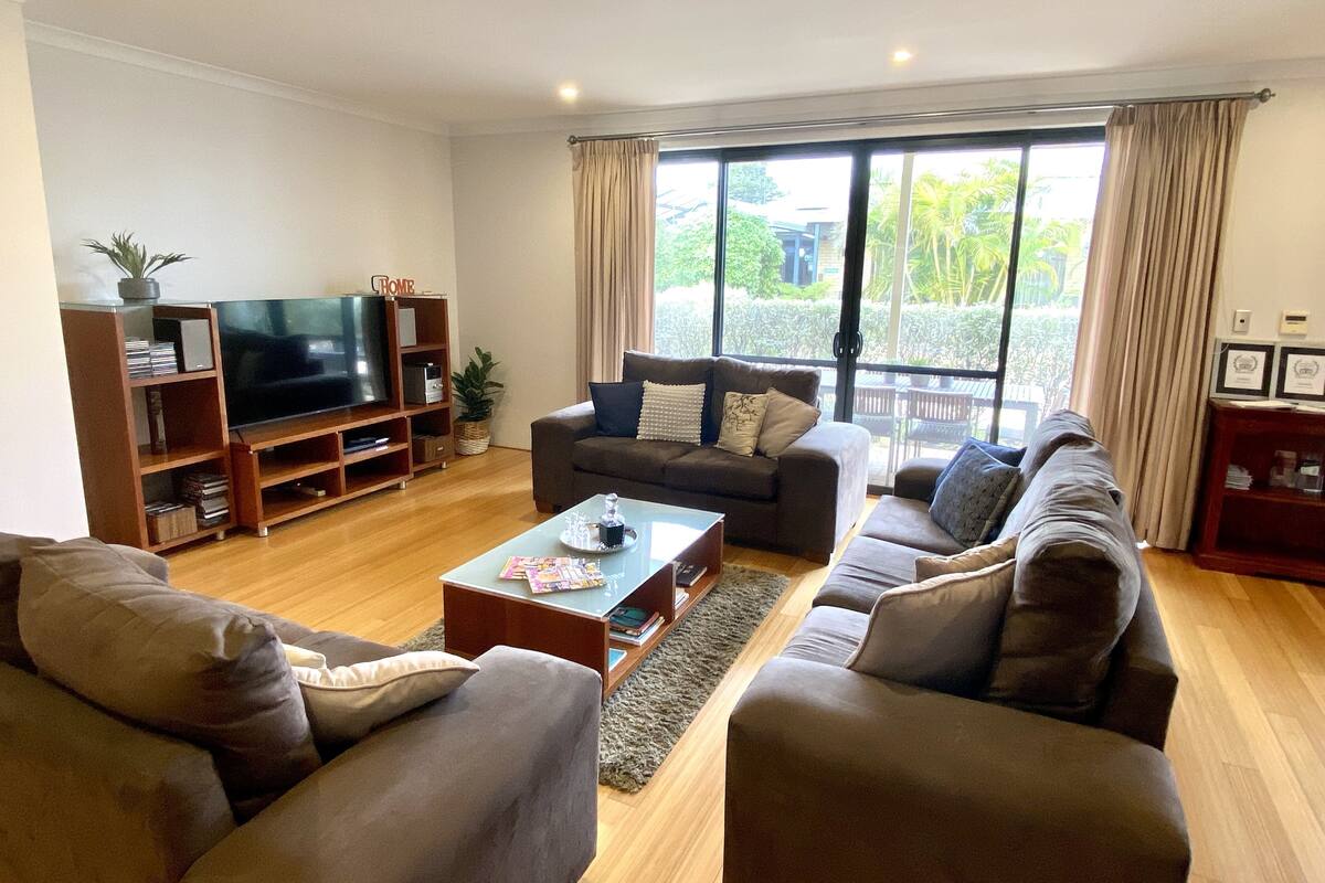 Smart TV 40 pulgadas con canales de televisión vía satélite, televisión