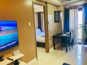 1 habitación, tabla de planchar con plancha, wifi gratis y ropa de cama 