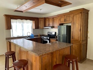 Villa, Mehrere Betten | Eigene Küche | Kühlschrank, Mikrowelle, Ofen, Herdplatte