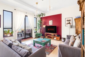 TV, video games - Breathtaking Sea View, Beachfront 2 BDR Apt in JBR (Jumeirah Beach Residences)