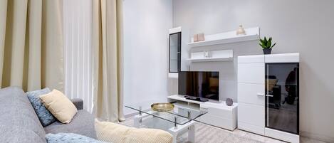 44-inch TV with cable channels