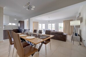 Dining - Seafront LUX Apart inc Pool, Upmarket Area (Sliema)