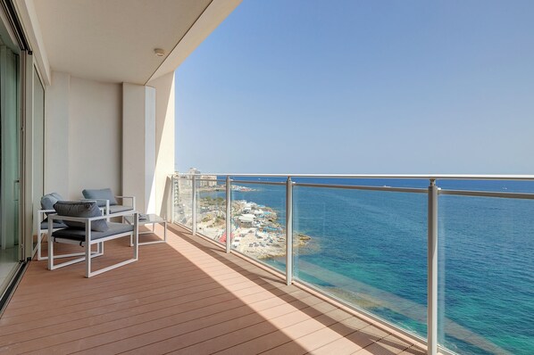 Apartment (2 Bedrooms) | Balcony