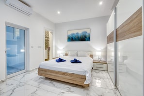 1 bedroom, bed sheets
