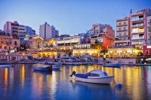 Marina - Stylish 1BR Apartment Steps to the Promenade (Sliema)