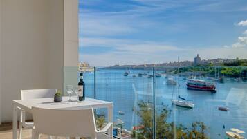 Huoneisto (3 Bedrooms) | Ulkoruokailutilat