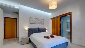 Ảnh chưa phân loại, 2 trong số 22 ảnh, nút