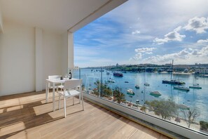 Exterior - Superlative Apartment With Valletta and Harbour Views (Sliema)