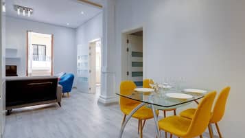 Huoneisto (3 Bedrooms) | Ruokailu