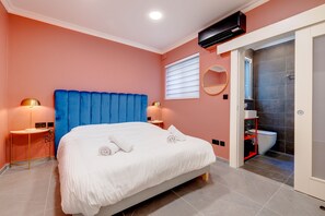 3 bedrooms, bed sheets