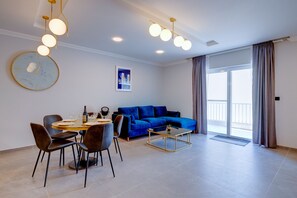 Apartment (3 Bedrooms) | Living area | 44-inch TV with cable channels - Art Deco Luxury Apartment, Central Location (Sliema)