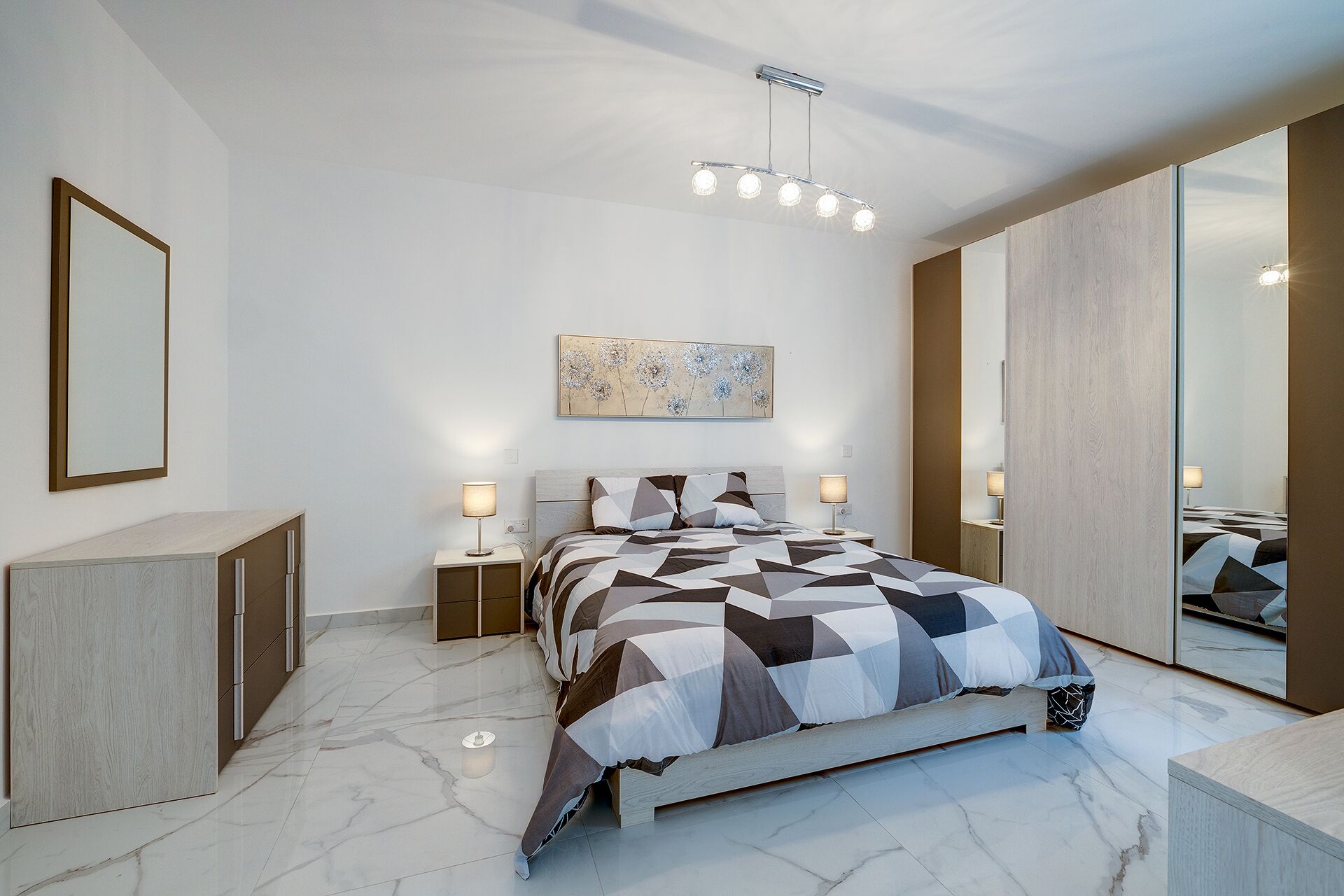 Stylish 2BR Apartment in Central St Julians