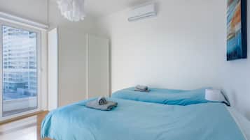2 bedrooms, bed sheets