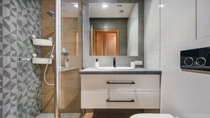 Departamento (16/5) | Baño | Regadera, secadora de cabello, toallas 