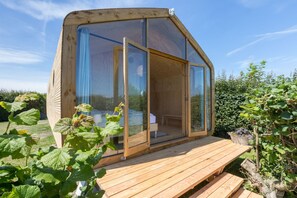 Terrace/patio - Tiny House in Zeeland near Oranjezon Dunes (Vrouwenpolder)