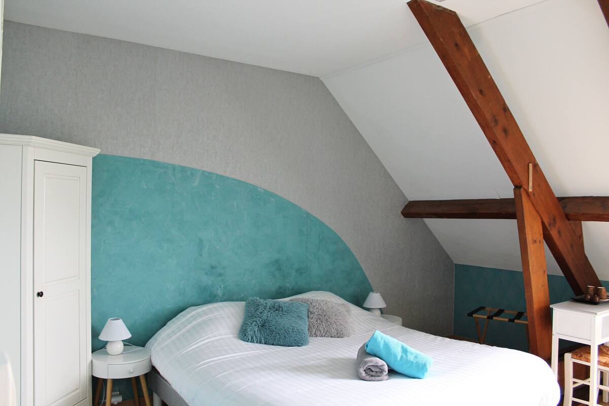 Habitación doble clásica (Paradis) | Wifi gratis y ropa de cama