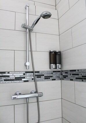 Doppia Classic (Paradis) | Bagno | Doccia, asciugacapelli, asciugamani, sapone