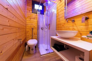 Dusche, Haartrockner, HandtĂŒcher, Seife