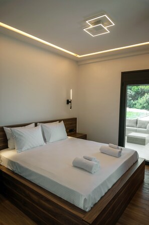 Deluxe Double Room- Private Terrace with Forrest and Sea View