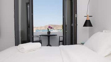 Superior Double Room, Sea View | In-room safe, individually furnished, desk, laptop workspace