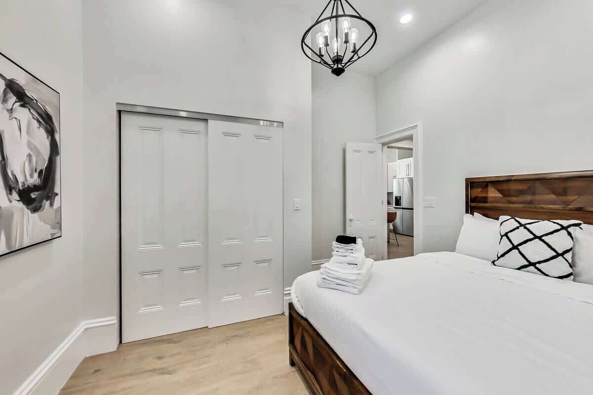 2 camere, biancheria da letto di alta qualità, ferro/asse da stiro