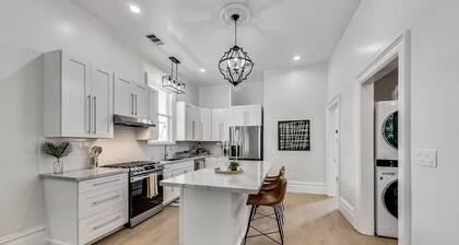 West Oakland charmer: 2br/2bath - AC & W/D