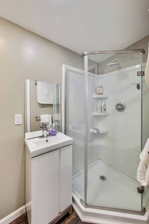 Hair dryer, towels
