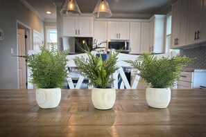 House, 5 Bedrooms | Private kitchen