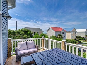House, 5 Bedrooms | Balcony