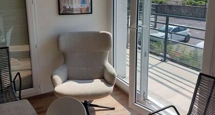 Stunning Modern Duplex 3 Bedrooms - Terrace - Parking - WIFI (Sleeps 6)