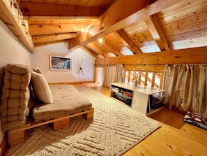 Interior - Cozy apartment with balcony near the center (Samoëns)