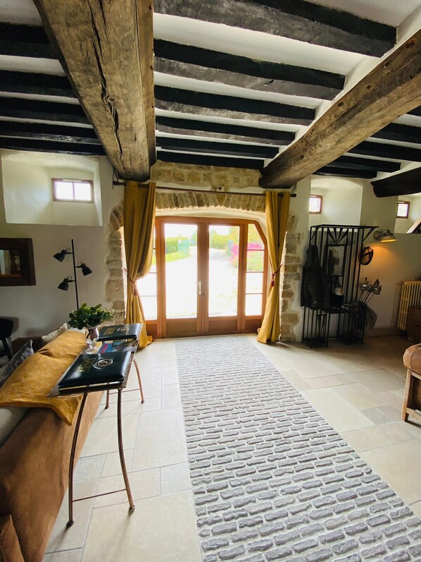 Interior - La Fière Bridge entire Guest House w/ Staff. (Sainte-Mère-Église)