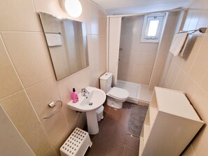 Bathroom - Sunlight City Apartment (Larnaca)