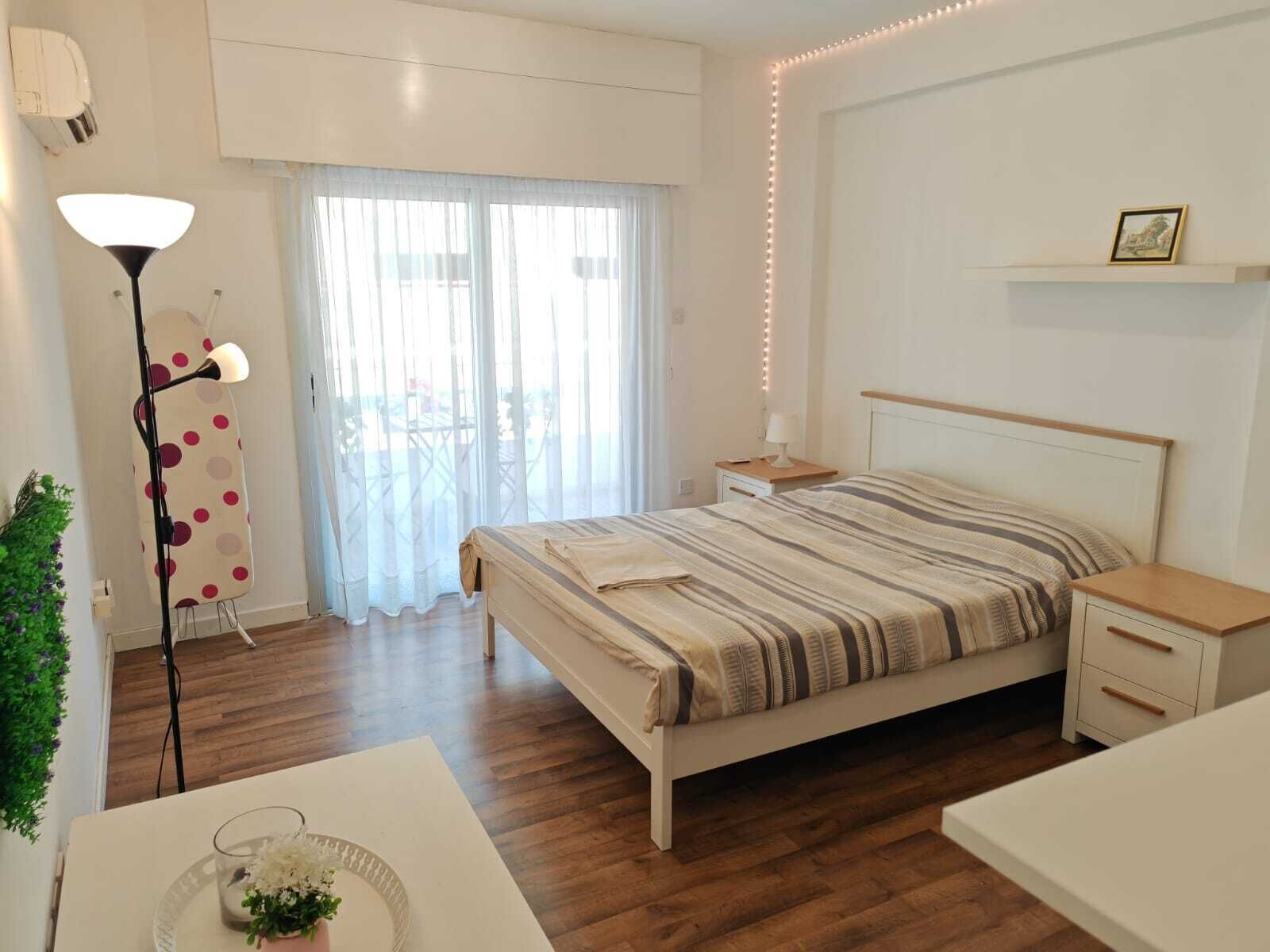 Desk, laptop workspace, iron/ironing board, free WiFi