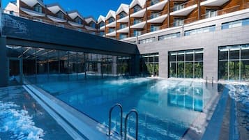 Piscine extérieure (ouverte en saison)
