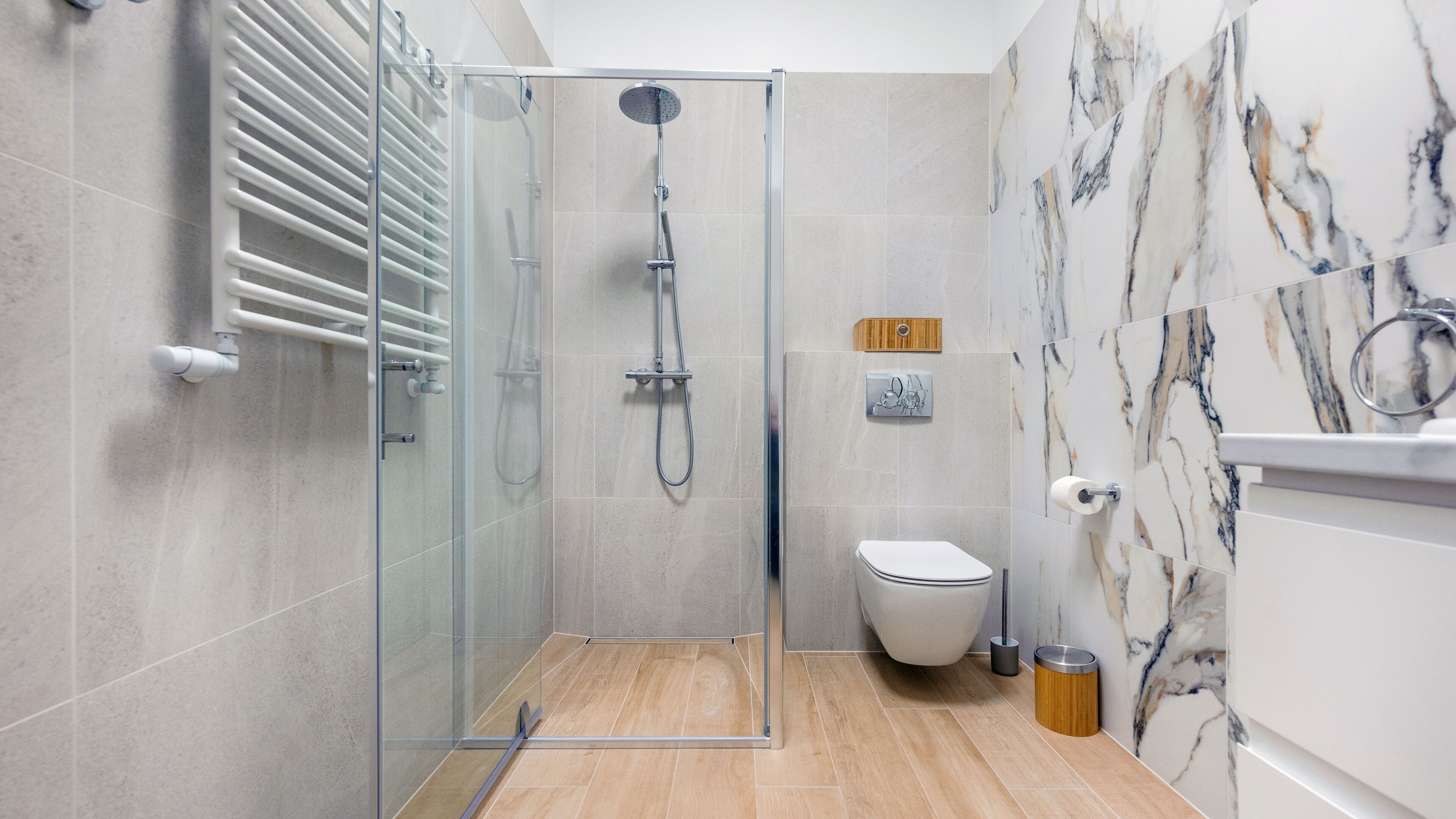 Apartment (11 B) | Bathroom | Shower, towels