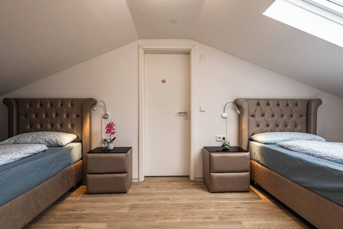 Comfort Quadruple Room | Individually furnished, desk, laptop workspace, free WiFi