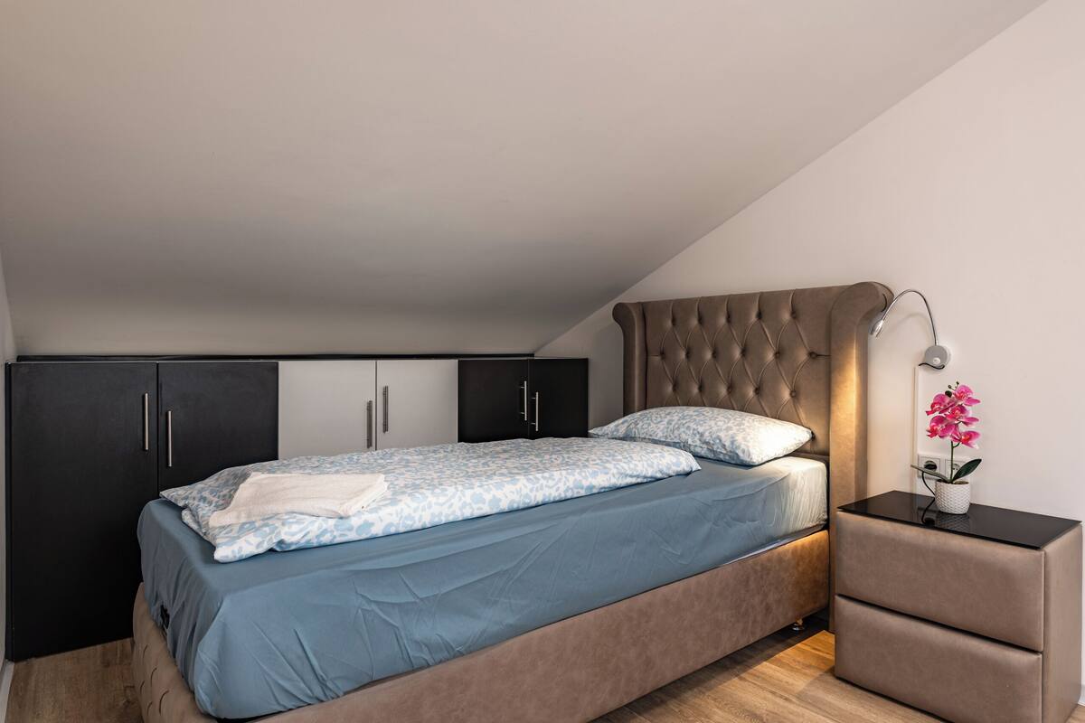 Comfort Quadruple Room | Individually furnished, desk, laptop workspace, free WiFi