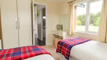 2 bedrooms, individually decorated, individually furnished, free WiFi